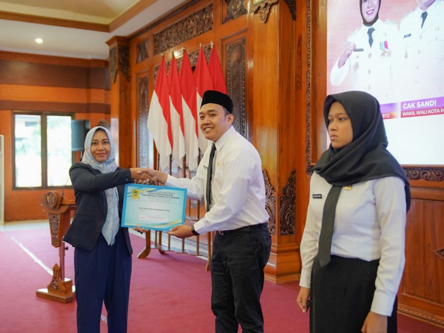 57 Aparatur Baru di Lingkungan Pemkot Mojokerto Mendapatkan Petikan SK Wali Kota