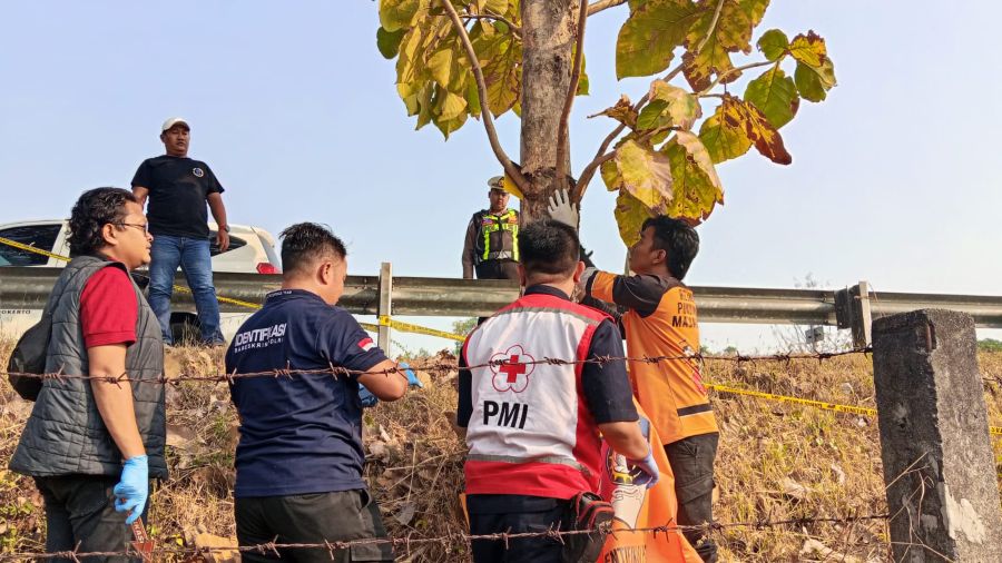 Pria 57 Tahun Ditemukan Meninggal di Sisi Tol Jombang-Mojokerto