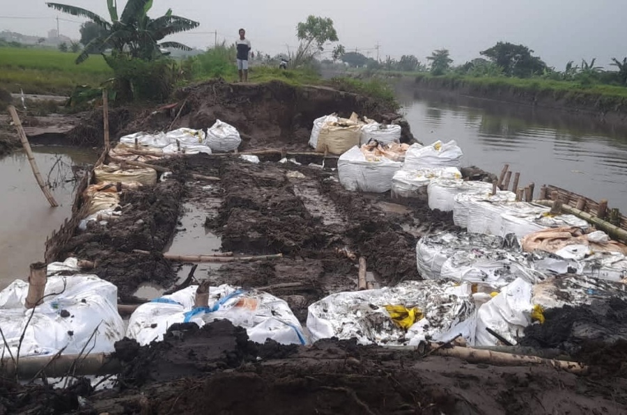 Perbaikan 3 Tanggul Jebol di Mojokerto Dikebut, Akses Sulit Jadi Kendala Utama