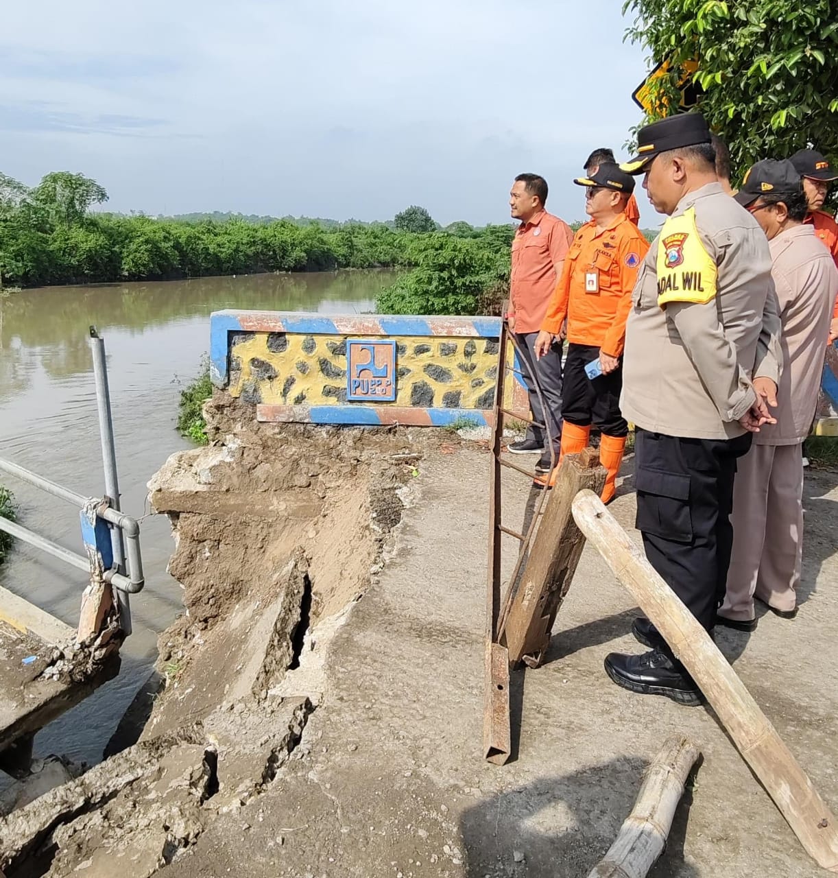 DPUPR Segera Tangani Darurat Jembatan Penghubung Dusun di Mojosari Mojokerto yang Putus