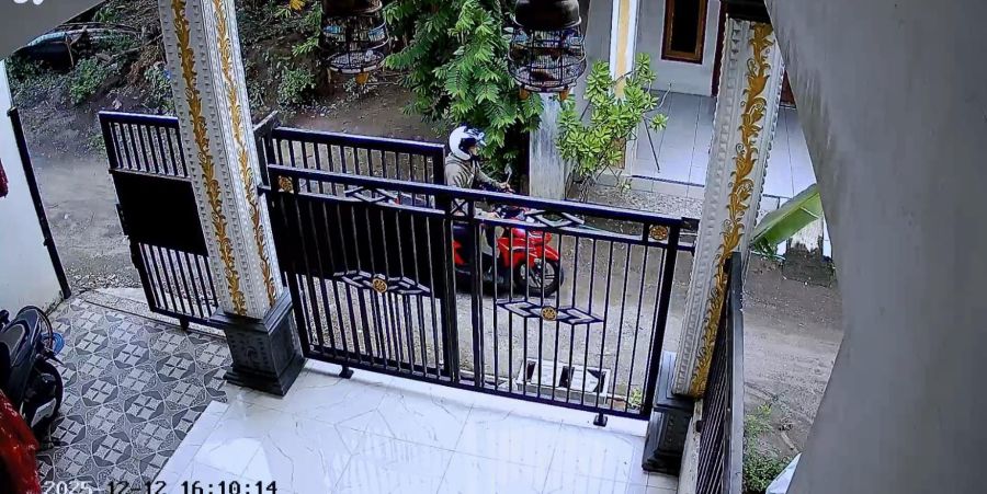 Pencurian Motor Honda Vario Terekam CCTV di Mojokerto, Kerugian Capai Rp 16 Juta