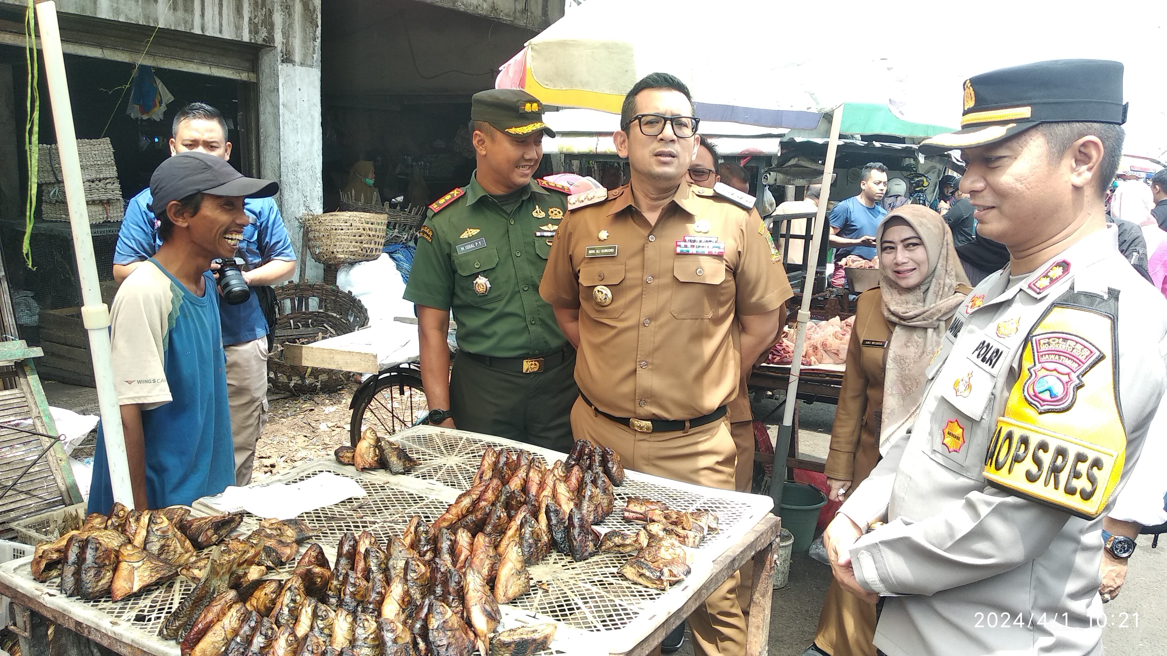 Jelang Lebaran, Pemkot Mojokerto Sidak Pangan, Ditemukan Produk Terindikasi Mengandung Boraks