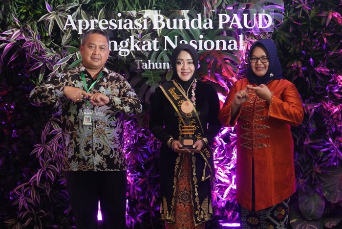 Bupati Mojokerto Raih Penghargaan Bunda PAUD Tingkat Nasional, Ini Penjelasan Dispendik Mojokerto