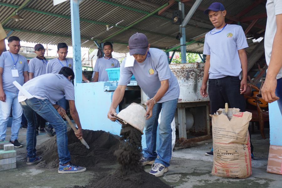 Lapas Mojokerto Gelar Pelatihan Pertukangan Penutup Lantai bagi Warga Binaan