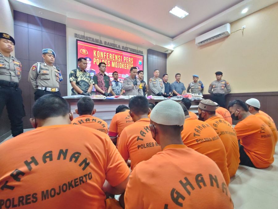 Hasil Operasi Pekat Semeru 2025, Polres Mojokerto Amankan 13 Pelaku Premanisme