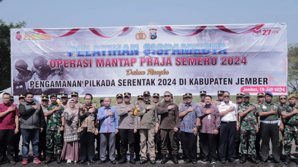 Polres Jember Gelar Simulasi Pengamanan Kota Jelang Pilkada Serentak 2024