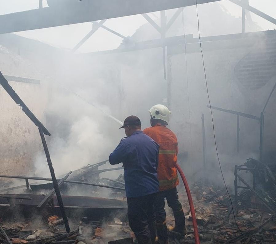 Tempat Usaha Laundry di Mojokerto Terbakar, Diduga Akibat Kebocoran Gas LPG 