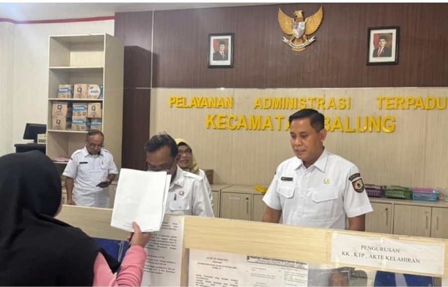 Kadispendukcapil Jember : Harus Ada Pola Pelayanan Baru untuk Potong Antrean di Kecamatan
