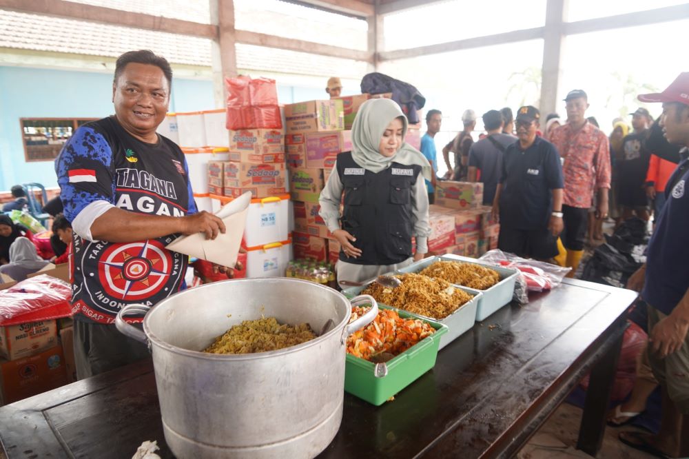 Pemkab Mojokerto Gelontorkan Bansos Beras 10 kg per KK untuk Korban Banjir