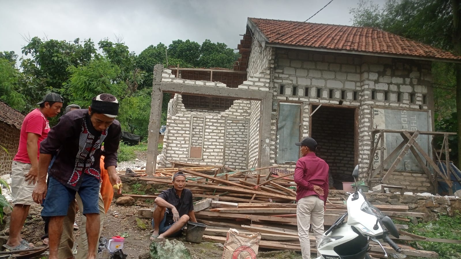 7 Rumah di Kunjorowesi Terdampak Puting Beliung, Pemkab Mojokerto Tengah Hitung Kebutuhan Material