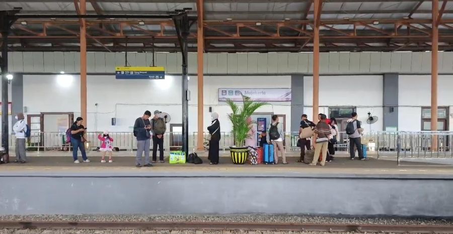 Libur Iduladha, 1.075 Penumpang Padati Stasiun Mojokerto