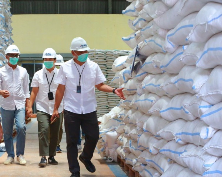 Jelang Nataru 2025/2026 Bulog Jatim Pastikan Stok Beras Aman