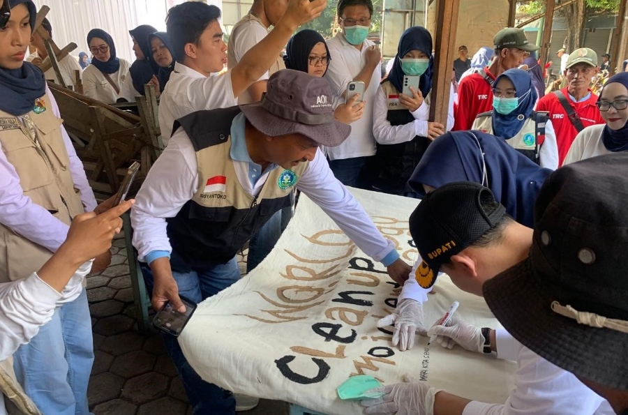 Resik-Resik Peken, Bupati Mojokerto Ajak Warga Peduli Lingkungan