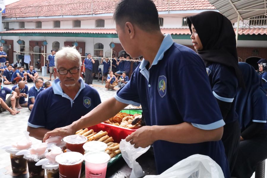 Beragam Produk Warga Binaan Lapas Mojokerto Ditampilkan Dalam Bazar Ramadan