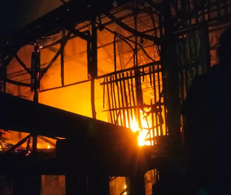 Kandang Ternak Ayam di  Ngoro Mojokerto Terbakar, Dua Unit PMK Dikerahkan