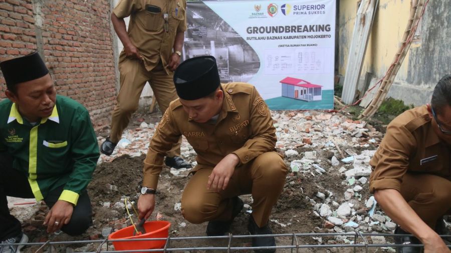 Melalui Program PPKT, Bupati Al Barra Wujudkan Desa Mojopilang Bebas Rumah Tidak Layak Huni