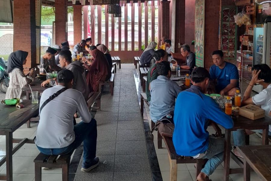 Warkop Masdin, Tak Sekadar Tempat 'Ngopi