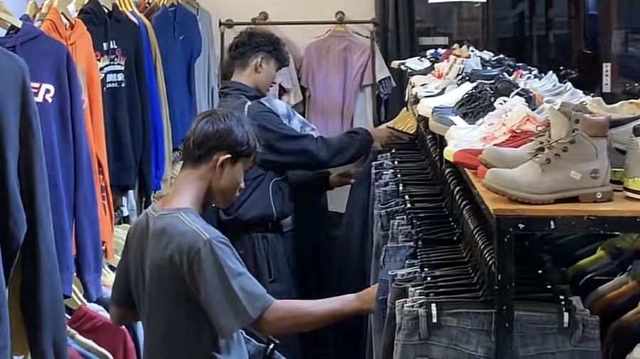 Thrifting, Tren Belanja Fesyen Kaum Muda yang Makin Digemari