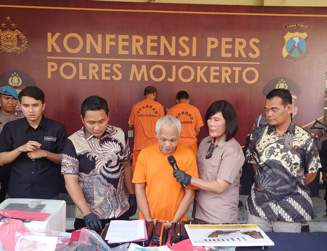 Bawa Senjata Api Rakitan, Kakek Asal Sidoarjo Ditangkap Polisi di Mojokerto