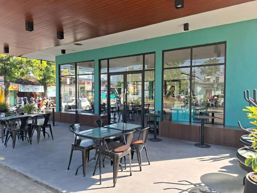 Kopi Simpang Surodinawan, Tempat Singgah yang Menghidupkan Malam Kota Mojokerto