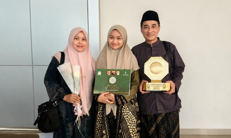 Dari Mojokerto ke Masjidil Haram, Kisah Fehima Menjaga 15 Juz hingga Jadi Juara Internasional
