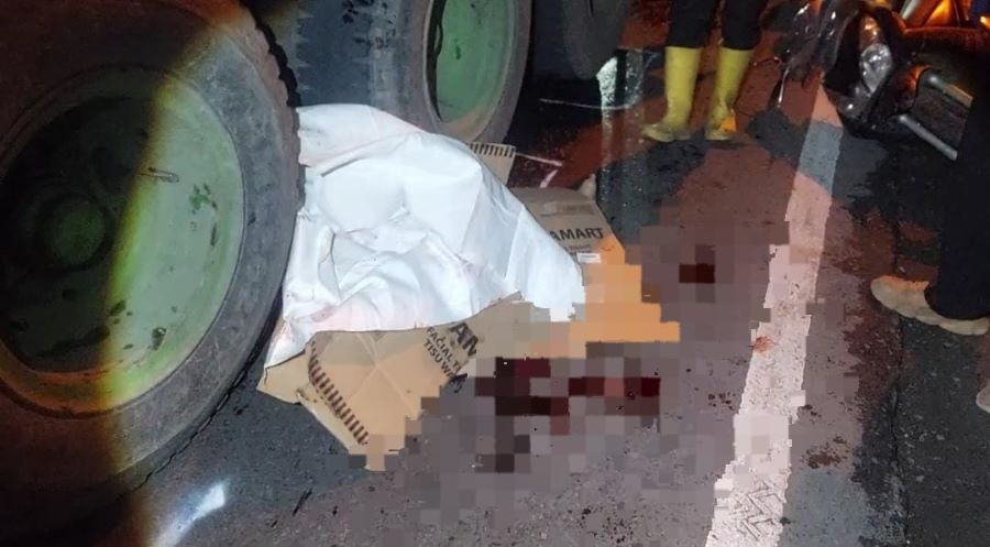 Kecelakaan di Mojokerto, Pemotor Asal Jombang Tewas Usai Terlindas Truk Kontainer