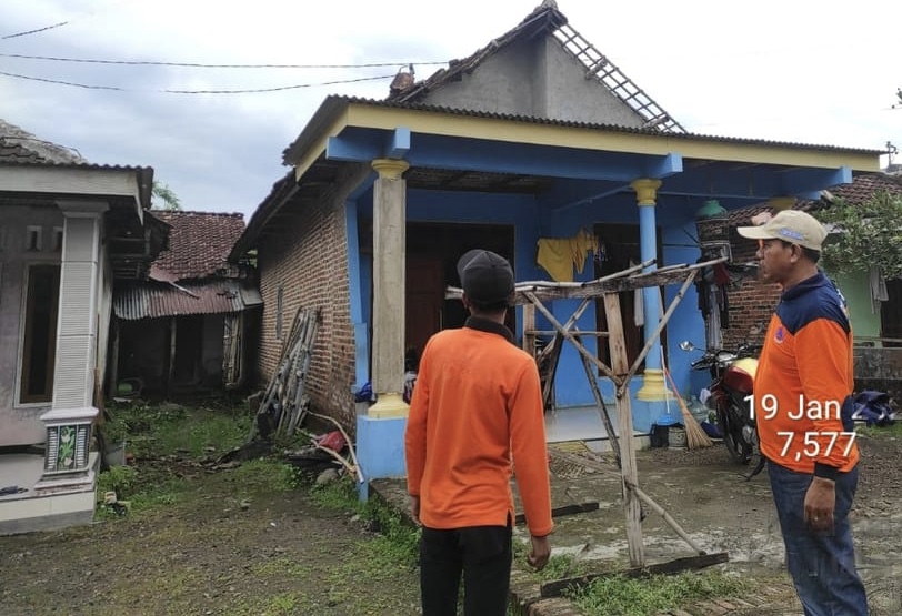 Diterjang Angin Kencang, 5 Rumah Warga di Kutorejo Rusak