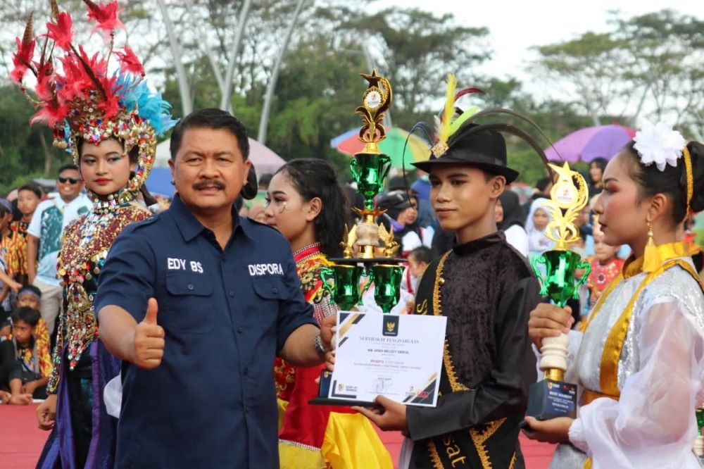 Festival Drum Band Piala Bupati Jember 2024 Berlangsung Meriah dan Semarak