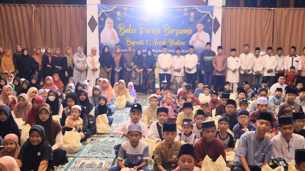 Bupati Ikfina Gelar Buka Bersama dan Bagi Santunan untuk Anak Yatim