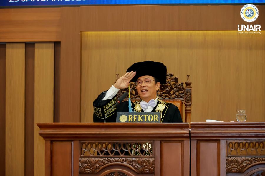 Universitas Airlangga Surabaya Kukuhkan 5 Guru Besar Bidang Kesehatan