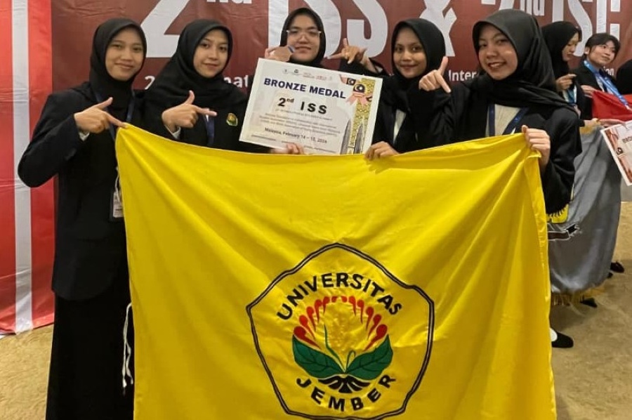 Mahasiswa Unej Borong Medali di ISS dan ISC Malaysia, Inilah Pesan Para Juara !