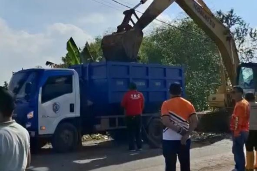 World Cleanup Day Indonesia di Mojokerto, Masyarakat Bersihkan Sampah di TPS Liar di Pungging