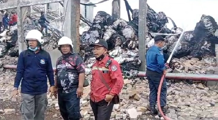 Kebakaran Pabrik Tisu Ngoro Mojokerto Berhasil Dipadamkan