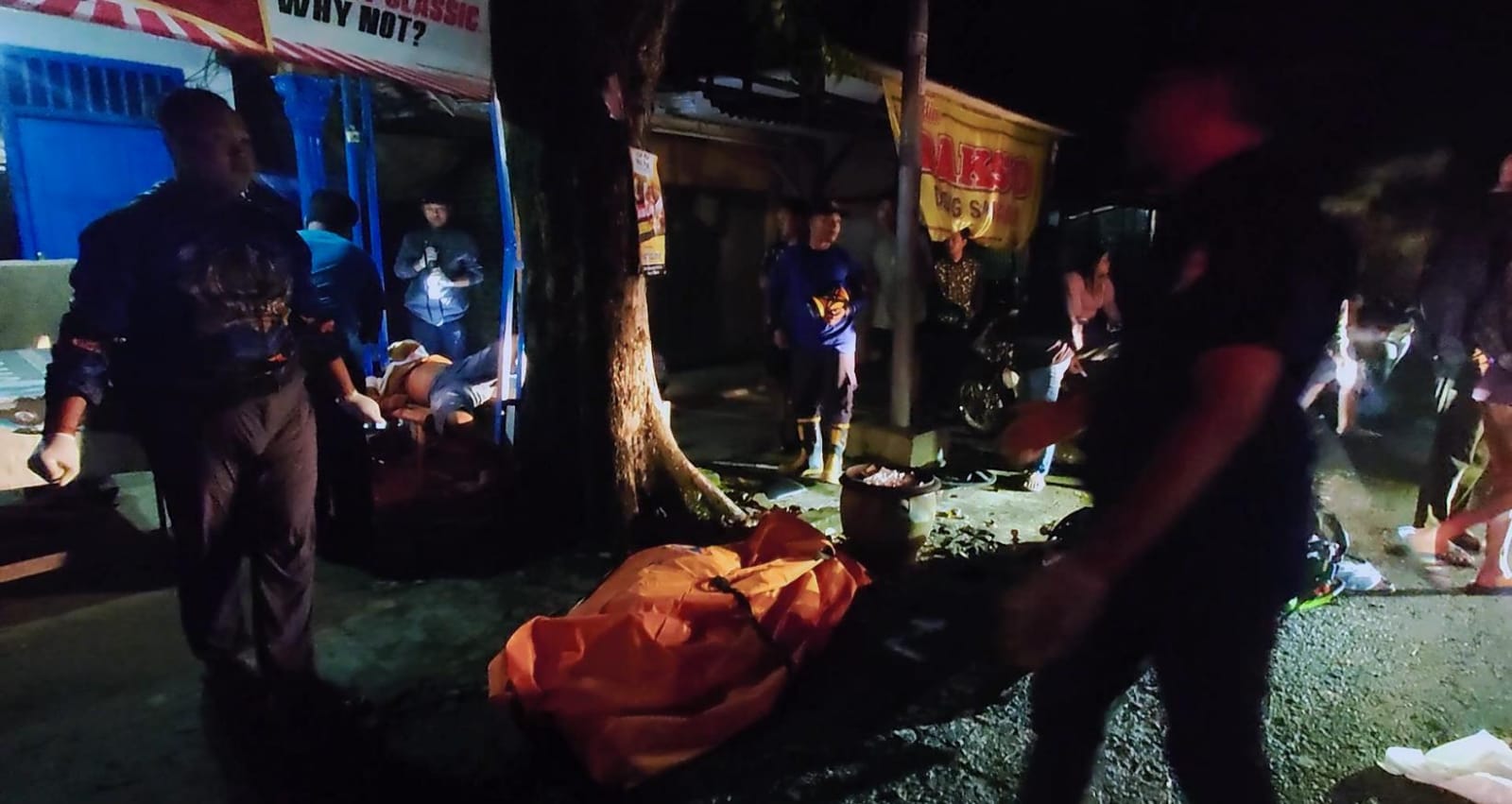 Dua Pria Tewas Usai Sepeda Motor Dikendarai Tabrak Pohon Mojosari Mojokerto