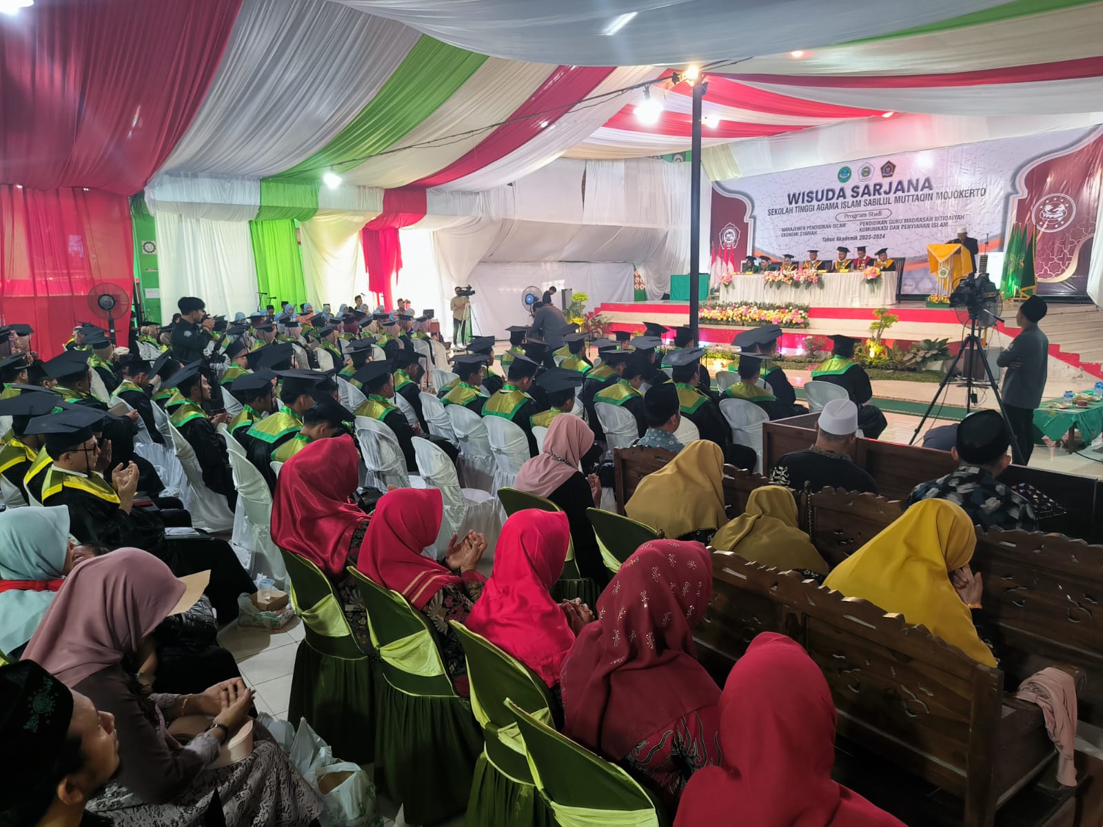 Sebanyak 169 Mahasiswa STAISAM Mojokerto Ikuti Wisuda