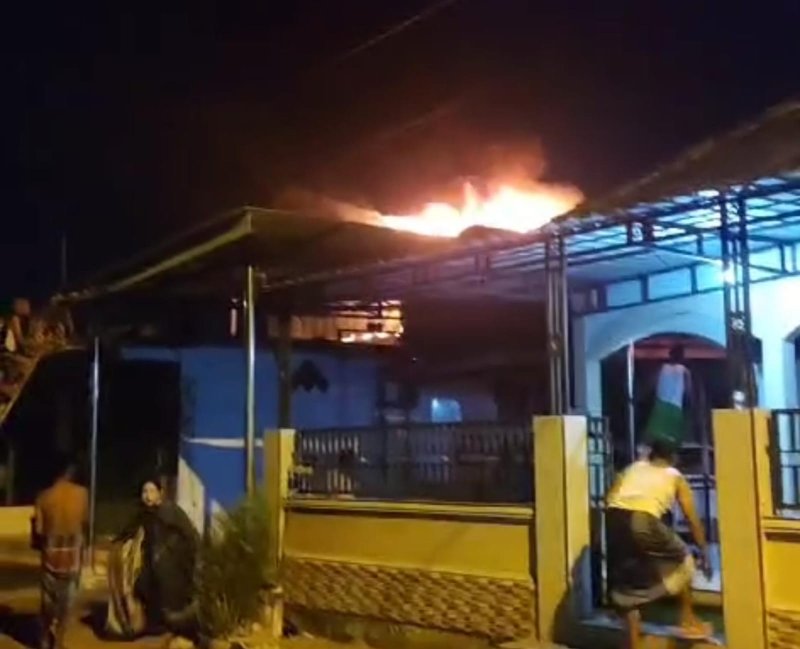 Rumah dan Toko di Ngoro Mojokerto Terbakar, Diduga Akibat Korsleting Listrik