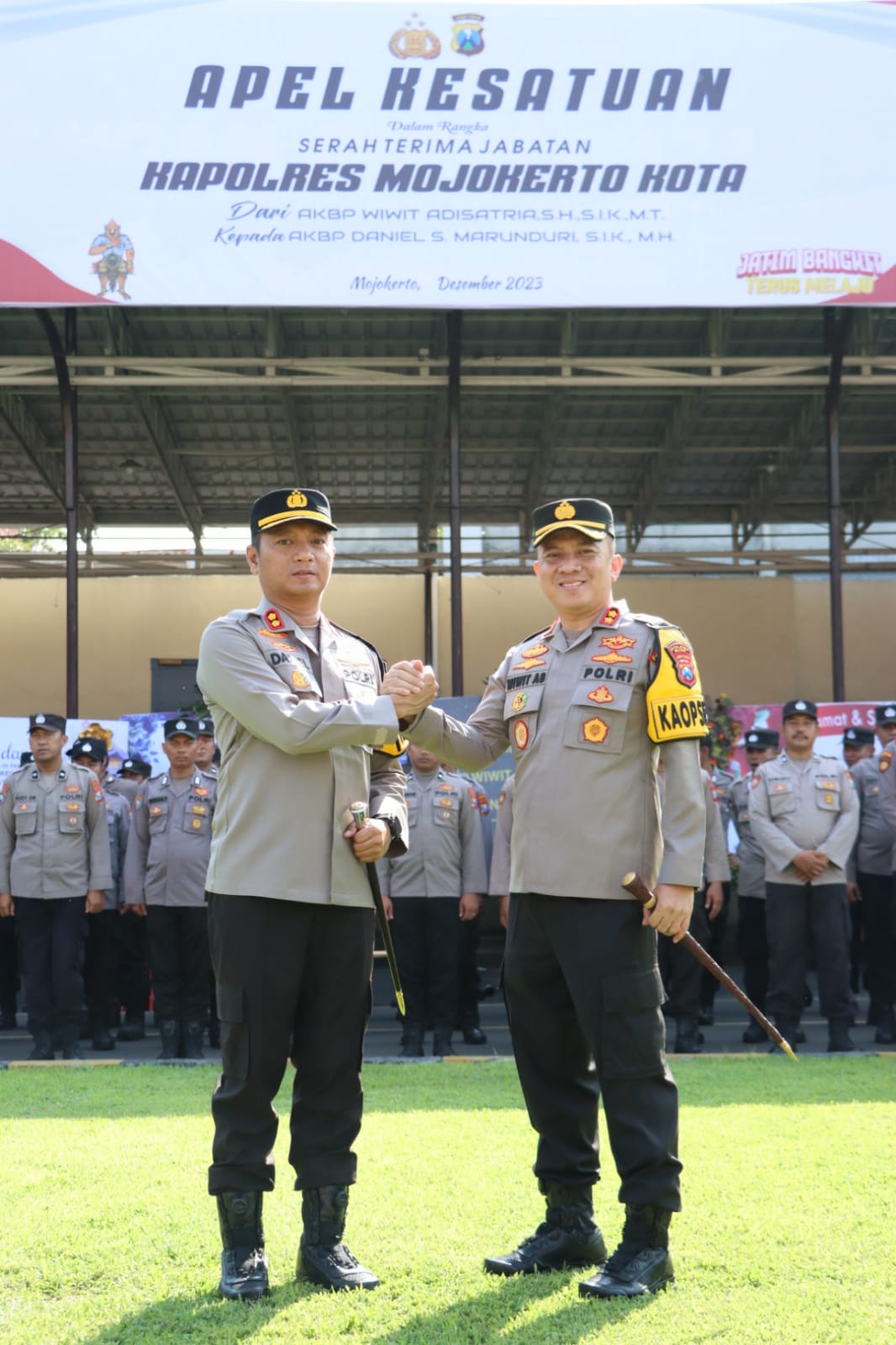 Sertijab Kapolres Mojokerto Kota dengan Parade Farewell