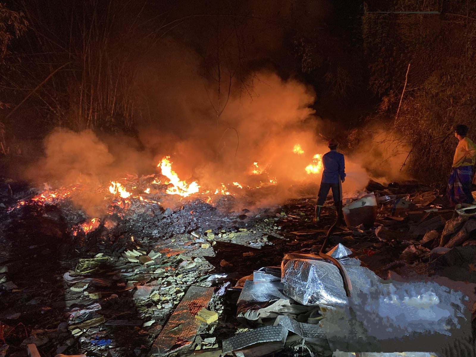 Gudang Rongsokan di Sooko Mojokerto Terbakar