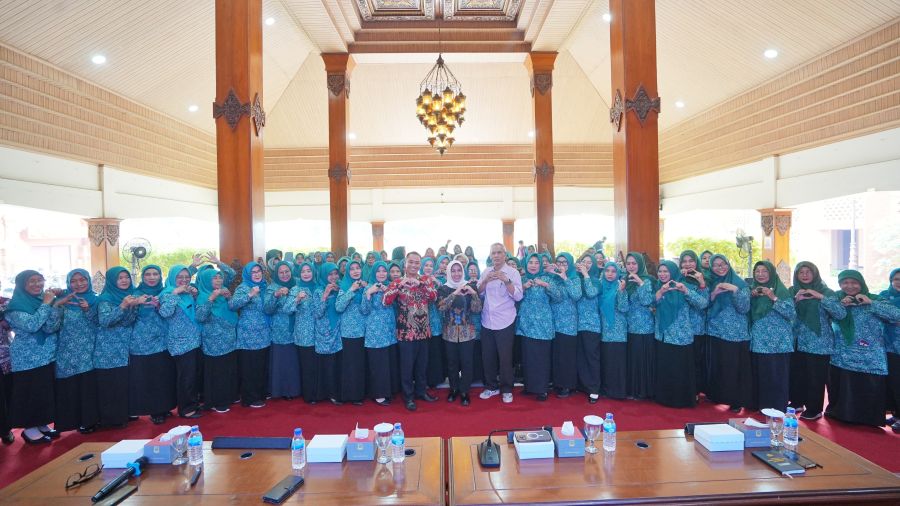 Wali Kota Mojokerto Ajak PKK Adaptif Hadapi Tantangan Pola Asuh di Era Digital