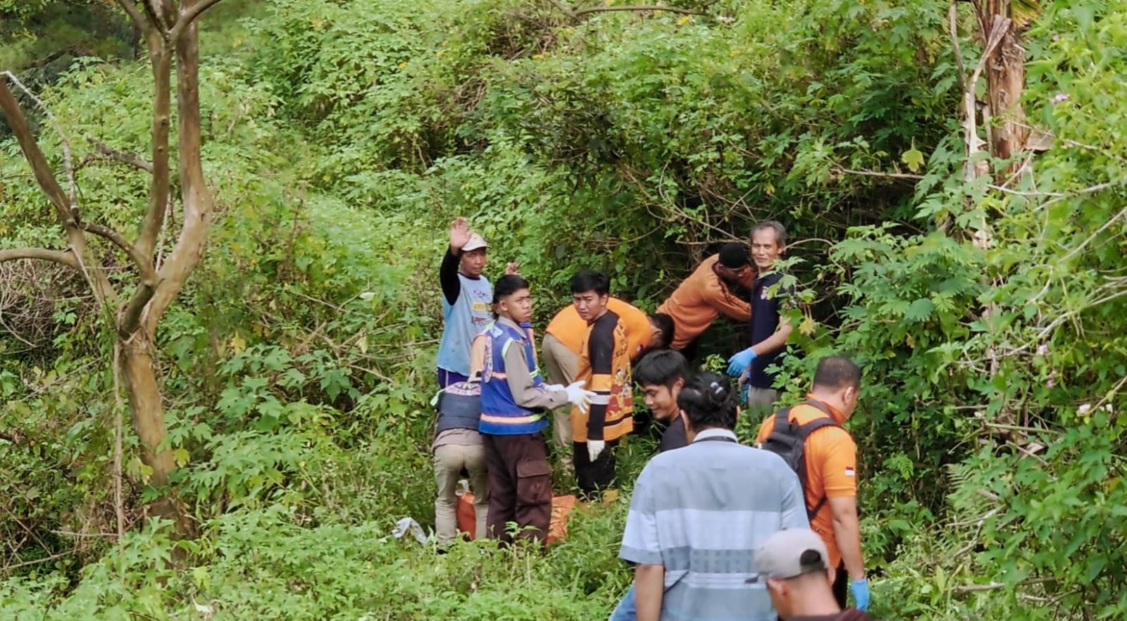 Penyisiran Diperluas, Anjing Pelacak K - 9 Temukan Potongan Pergelangan Tangan Manusia di Hutan Pacet