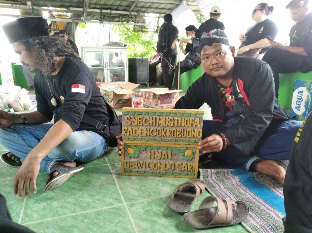 Bermaksud Luruskan Sejarah, Belasan Makam Palsu di Kumitir -Jatirejo Mojokerto Dibongkar