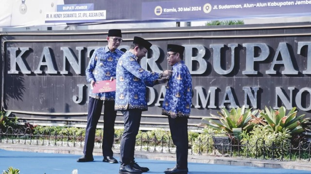 1.040 ASN Kabupaten Jember Terima Satyalancana Karya Satya