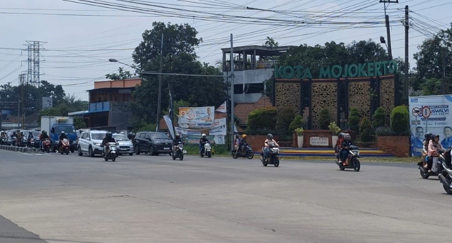 Jelang Lebaran 2026, 7,5 Ribu Kendaraan Terpantau Masuk Mojokerto 