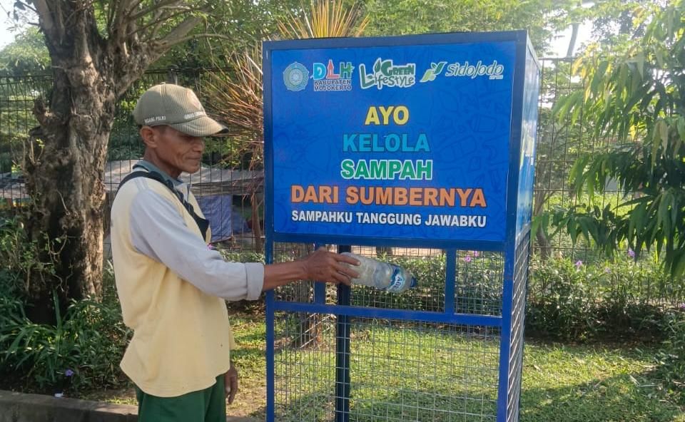 Targetkan Kurangi Sampah Plastik di Mojokerto, 30 Dropbox Khusus Disebar