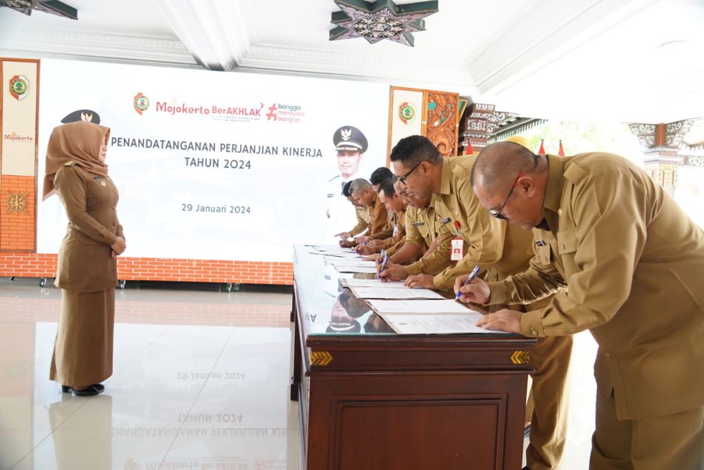 OPD Tandatangani Perjanjian Kinerja, Bupati Mojokerto Ingatkan Target yang Harus Dicapai