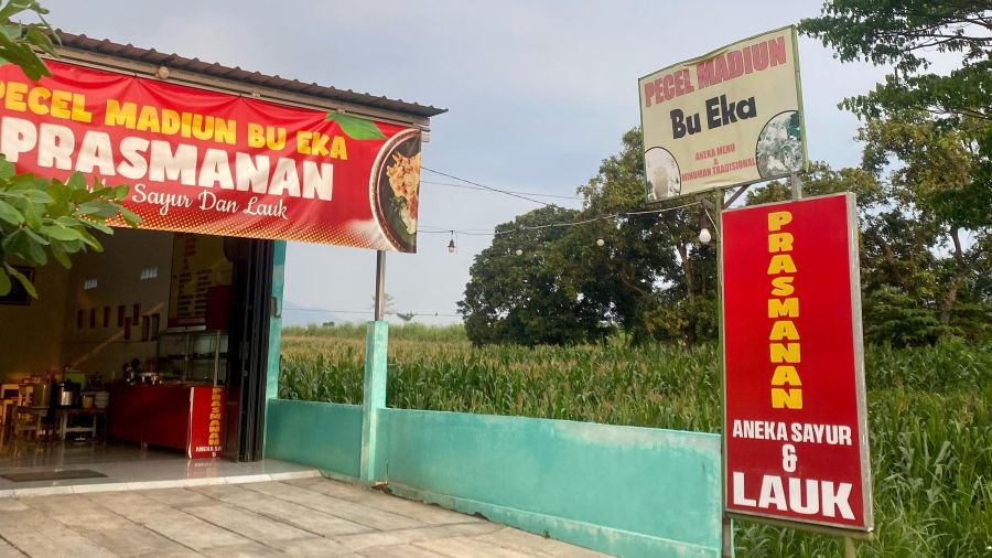 Warung Pecel Madiun Bu Eka, di Jalur Mojokerto-Pacet  Menantang Jaman
