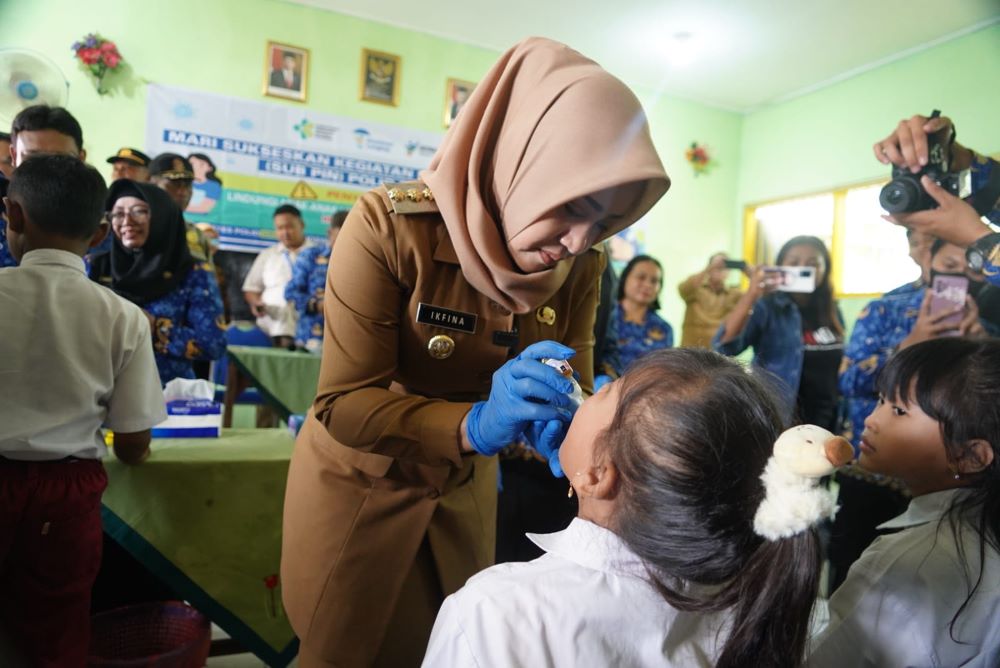 36 Siswa-siswi SDN Kupang 2, Jetis Mojokerto Mendapat Vaksinasi Polio