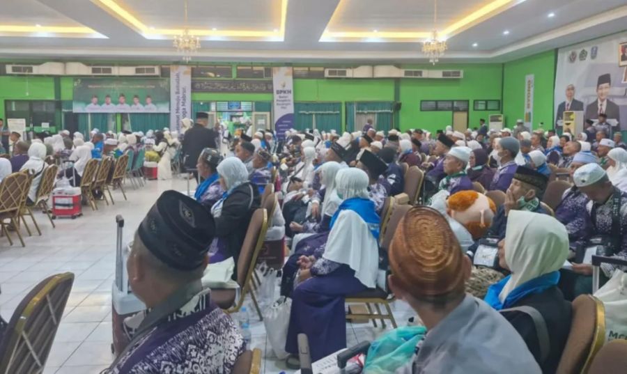 Jemaah Haji Kloter 3 Asal Mojokerto Tiba di Tanah Air