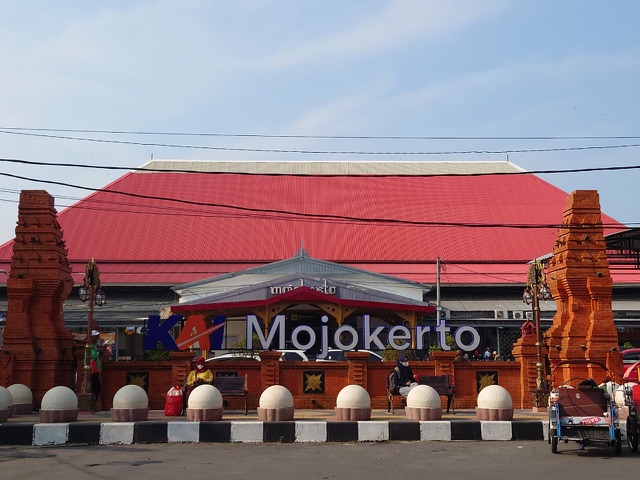 KA Pasundan, Sritanjung, dan Jayakarta, Favorit Penumpang dari Stasiun Mojokerto