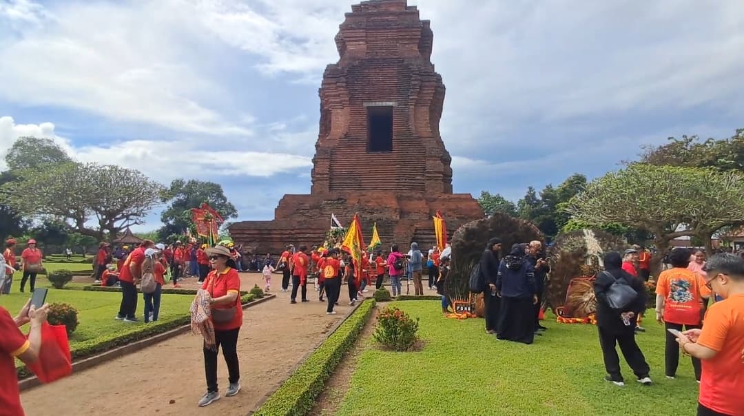 Perayaan Dharmasanti Waisak 2025 di Mojokerto, Pertama Kali Kirab Budaya Lintas Agama dan Kepercayaan